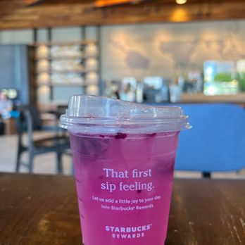 Starbucks - Mango Dragonfruit Lemonade Refresher - Coffee & Tea Near Me - Minneapolis, Minnesota Starbucks - Mango Dragonfruit Lemonade Refresher - Coffee & Tea Near Me - Minneapolis, Minnesota