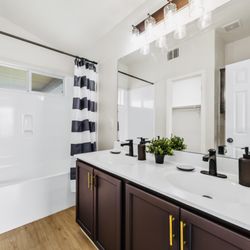 Juana Gallegos - Alinea Real Estate