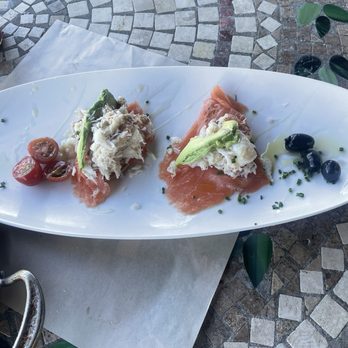 The Dead Fish - Crab Crustini ... you could get an extra for $12!!!! - Seafood Near Me - Crockett, California The Dead Fish - Crab Crustini ... you could get an extra for $12!!!! - Seafood Near Me - Crockett, California