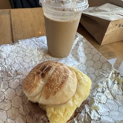 Earth's Harvest Kitchen & Juicery