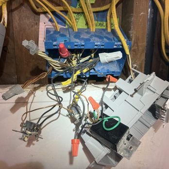 Hale Kai Electric - Electricians Near Me - Hauula, Hawaii