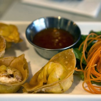 Kin'd - Crab Rangoon: OK, but small portion (only 4 pieces) and we didn’t taste any crab within the cream cheese filling. - Thai Near Me - Fresh Meadows, New York