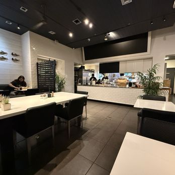 Gozen Shun - Inside - Japanese Near Me - Pasadena, California