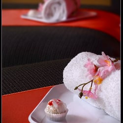 Phoenix Bodyworks - Relax in our couples room