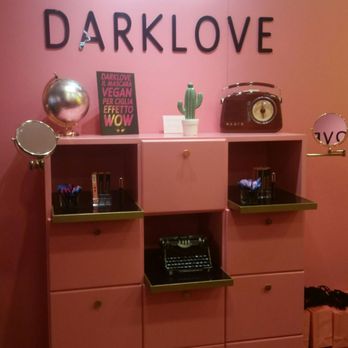 Clio Pop Up - Cosmetics & Beauty Supply Near Me - Naples, NA