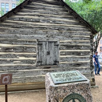 John Neely Bryan Cabin - Side of cabin - Landmarks & Historical Buildings Near Me - Dallas, Texas John Neely Bryan Cabin - Side of cabin - Landmarks & Historical Buildings Near Me - Dallas, Texas