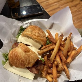Steady Eddy's Pumphouse - Turkey Club - Lounges Near Me - Matthews, North Carolina Steady Eddy's Pumphouse - Turkey Club - Lounges Near Me - Matthews, North Carolina