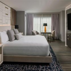 Live Casino & Hotel Louisiana, Curio Collection by Hilton - Guest room