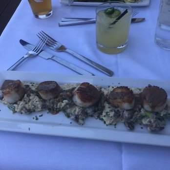 Sturbridge Porterhouse - Scallops with a leek, mushroom and asparagus risotto - American Near Me - Sturbridge, Massachusetts Sturbridge Porterhouse - Scallops with a leek, mushroom and asparagus risotto - American Near Me - Sturbridge, Massachusetts