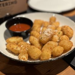 Tommy's Tavern Tap - Cheese curds
