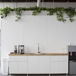 Please Space - Kitchenette.