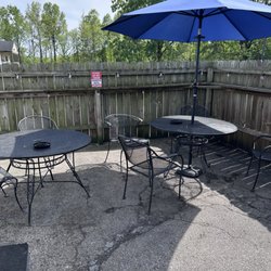 Bradshaw’s Sports Bar - Very nice back patio