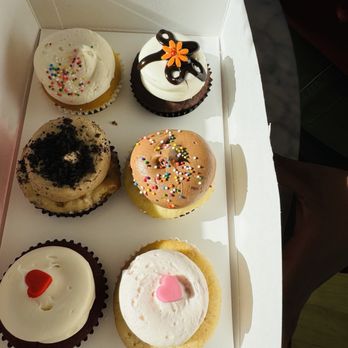 Georgetown Cupcake - Cupcakes Near Me - Washington, DC, District of Columbia Georgetown Cupcake - Cupcakes Near Me - Washington, DC, District of Columbia