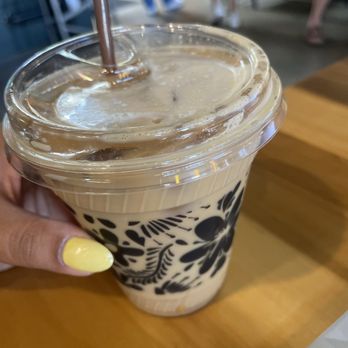 Colectivo Coffee Wicker Park - Iced vanilla latte - Cafes Near Me - Chicago, Illinois Colectivo Coffee Wicker Park - Iced vanilla latte - Cafes Near Me - Chicago, Illinois