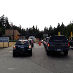 US Gov Immigration - Point Roberts - Lining up to cross the border~
