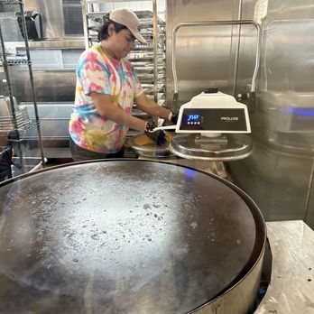 Cabo Bob's Burritos - Getting my fresh tortilla - Mexican Near Me - Austin, Texas