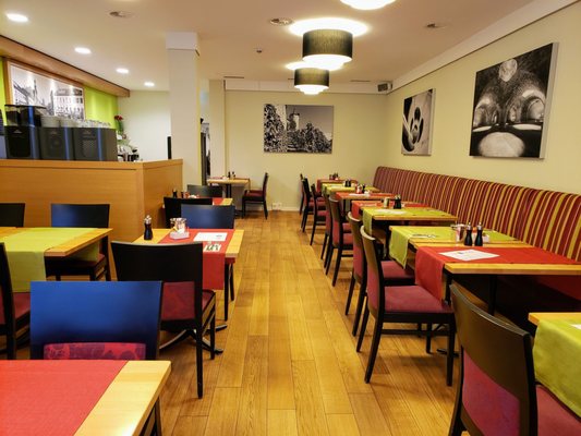 Hotel Bahnhof by null
