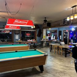 Beaver Bottom Saloon - Pool and stuff