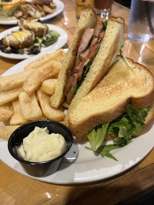 Three Lions Pub by null