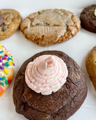 Bee J’s Cookies by null