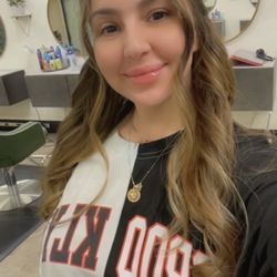 L.A. Gallery Hair & Make-Up Studio - After haircut and highlight w/ styling
