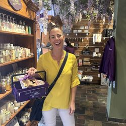 Skin Apeel Day Spa - The best place to find gifts and clean care!