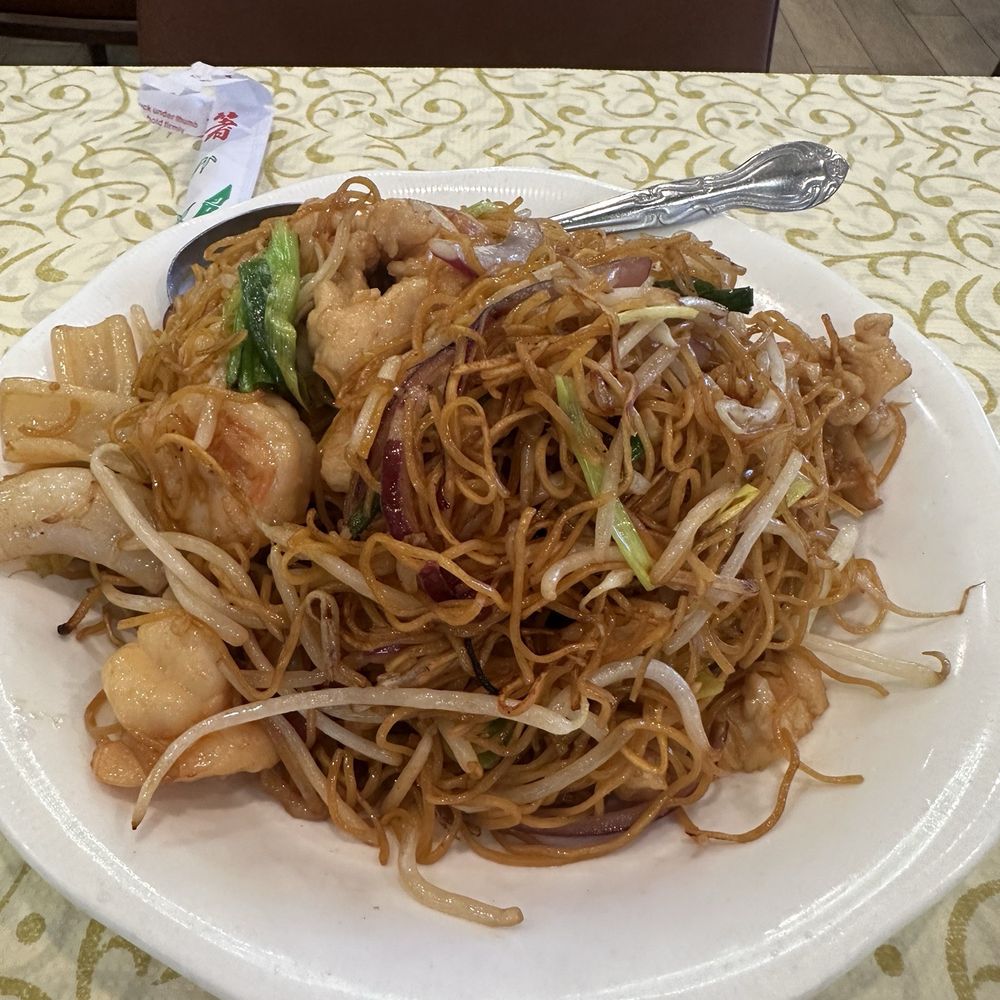 King Wah - Combo chow mein - Dim Sum Near Me - Pleasanton, California King Wah - Combo chow mein - Dim Sum Near Me - Pleasanton, California
