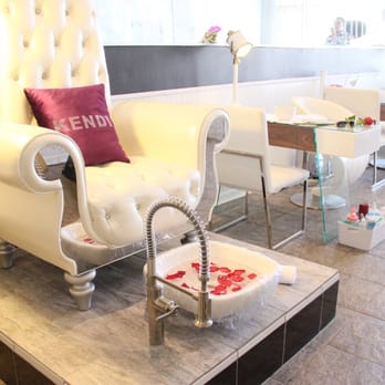 Modern Nails - Nail Salons Near Me - Encino, California