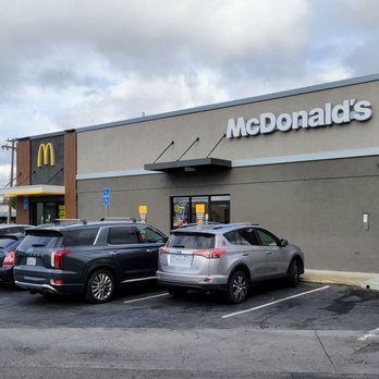 McDonald's - May 2023 - Fast Food Near Me - San Carlos, California McDonald's - May 2023 - Fast Food Near Me - San Carlos, California