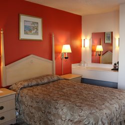 Canterbury Inn & Suites