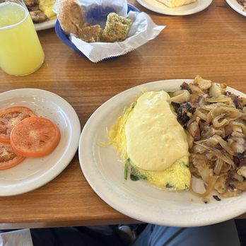 Lenny's Restaurant - Omlette with American fries and tomato slices - Breakfast & Brunch Near Me - Clearwater, Florida Lenny's Restaurant - Omlette with American fries and tomato slices - Breakfast & Brunch Near Me - Clearwater, Florida