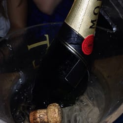 le 55 - Some moét! Very expensive! Don't go there!