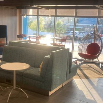Tru by Hilton Rocky Mount - Indoor lounging - Hotels Near Me - Rocky Mount, North Carolina Tru by Hilton Rocky Mount - Indoor lounging - Hotels Near Me - Rocky Mount, North Carolina