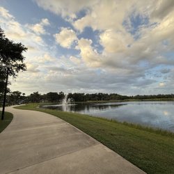 Mill Lake Park - Mill lake walking path
