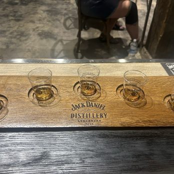 The Jack Daniel Distillery - My flight of tastings - Distilleries Near Me - Lynchburg, Tennessee