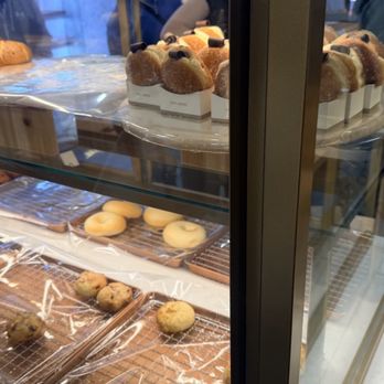 Tous les Jours - Bakeries Near Me - Honolulu, Hawaii Tous les Jours - Bakeries Near Me - Honolulu, Hawaii