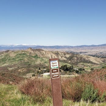 East Walker Ranch - Hiking Near Me - Santa Clarita, California East Walker Ranch - Hiking Near Me - Santa Clarita, California