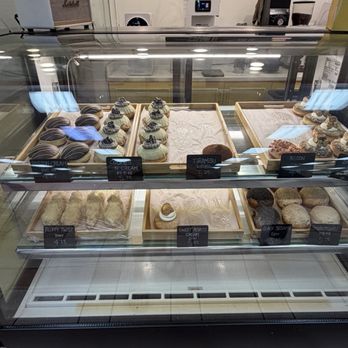 Flour Fresh Cream Donut - Donuts Near Me - Los Angeles, California