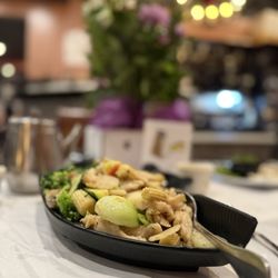 Pineapple Village - Steamed Vegetables with Chicken
