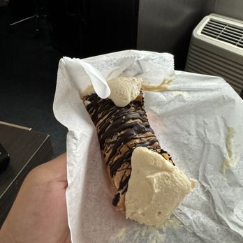 Mike's Pastry - Peanut butter cannoli - Bakeries Near Me - Boston, Massachusetts Mike's Pastry - Peanut butter cannoli - Bakeries Near Me - Boston, Massachusetts