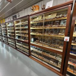 800 Open Boxes of Cigars