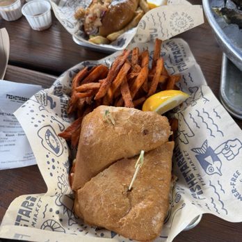 Fishetarian Fish Market - Crab sandwich - Seafood Near Me - Bodega Bay, California