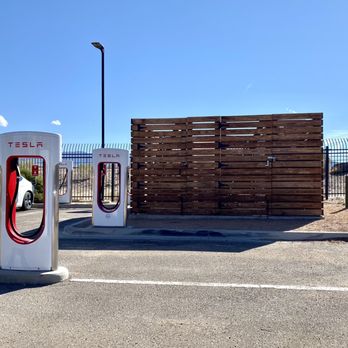 Tesla Supercharger - SuperCharger is behind Applebee's and not the Holiday Inn Express. It's also very slow! - EV Charging Stations Near Me - Albuquerque, New Mexico Tesla Supercharger - SuperCharger is behind Applebee's and not the Holiday Inn Express. It's also very slow! - EV Charging Stations Near Me - Albuquerque, New Mexico
