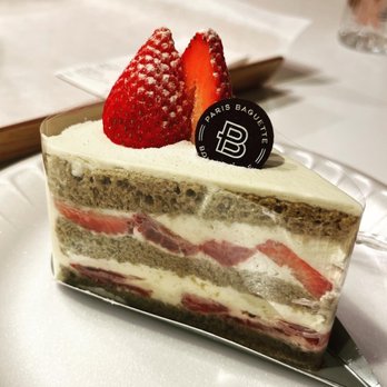 Paris Baguette - Strawberry matcha cake - Bakeries Near Me - Glenview, Illinois