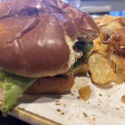 Crispy hot  chicken was super bland