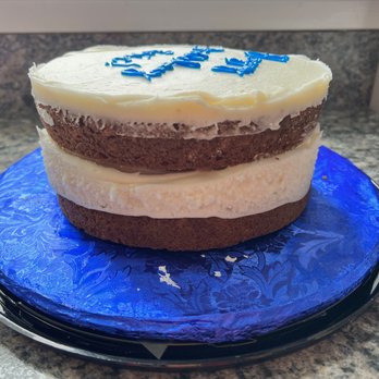 Bite Me Kupcakez - No icing on the sides!!! Unfinished and sloppy looking :( - Cupcakes Near Me - Merrimack, New Hampshire