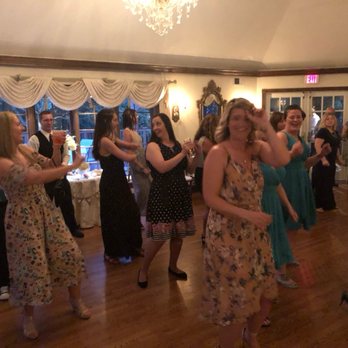DJ Ted Rock - Dance floor is packed. - DJs Near Me - Wilmington, Delaware