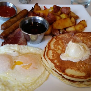 M.A.C. 24/7 - Mac Attack with classic pancakes - American Near Me - Honolulu, Hawaii