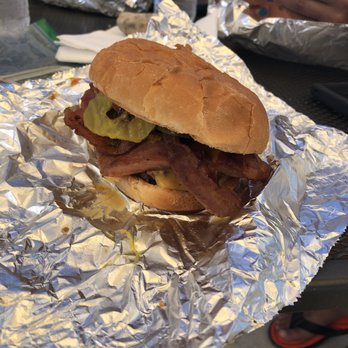 Gracias, De Nada - The Maria burger - Food Trucks Near Me - Vieques, Puerto Rico