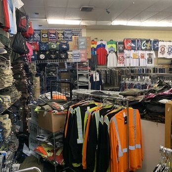 UIC Outlet - Inside of store - Accessories Near Me - Honolulu, Hawaii